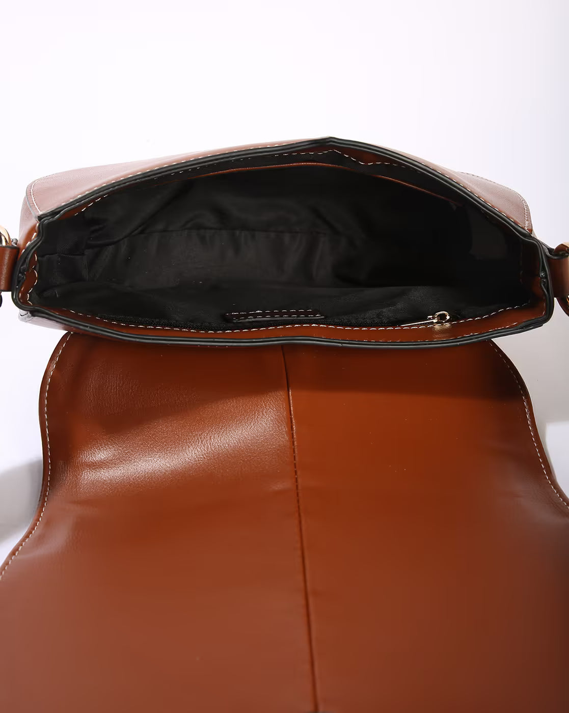 Sac Bandoulière Demi-Lune en Cuir PU – Élégance Intemporelle