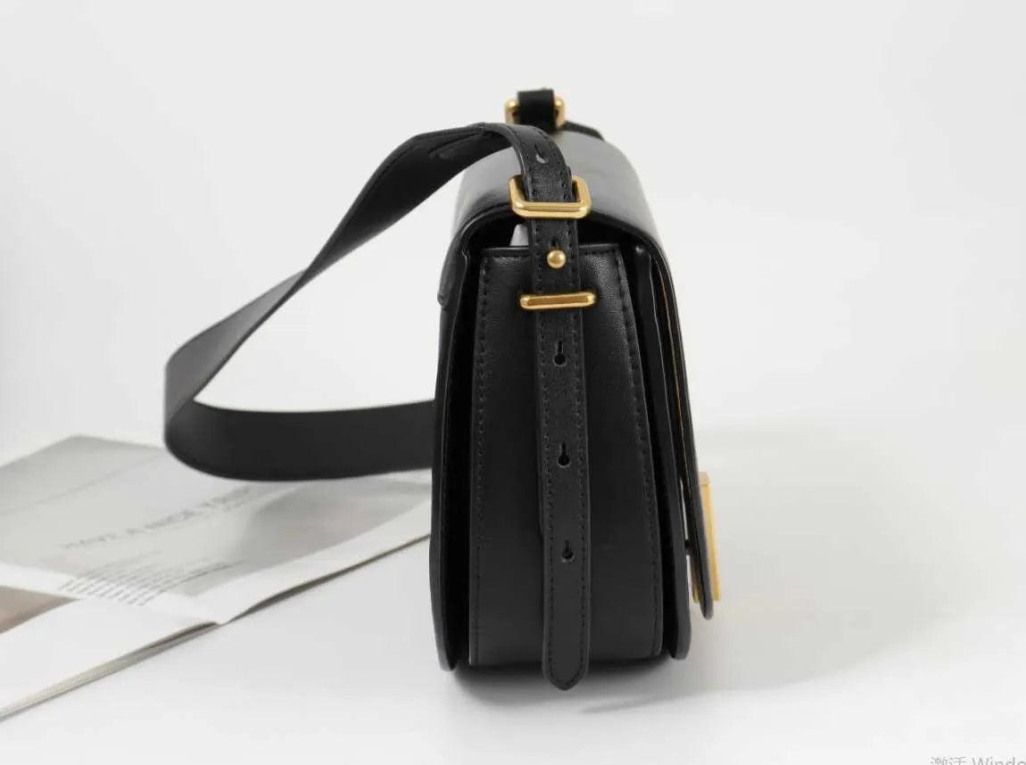 Design Damenmode lässige schlichte Umhängetasche Damen Leder Kupferschnalle Umhängetasche Echtes Leder Satteltasche weiblich