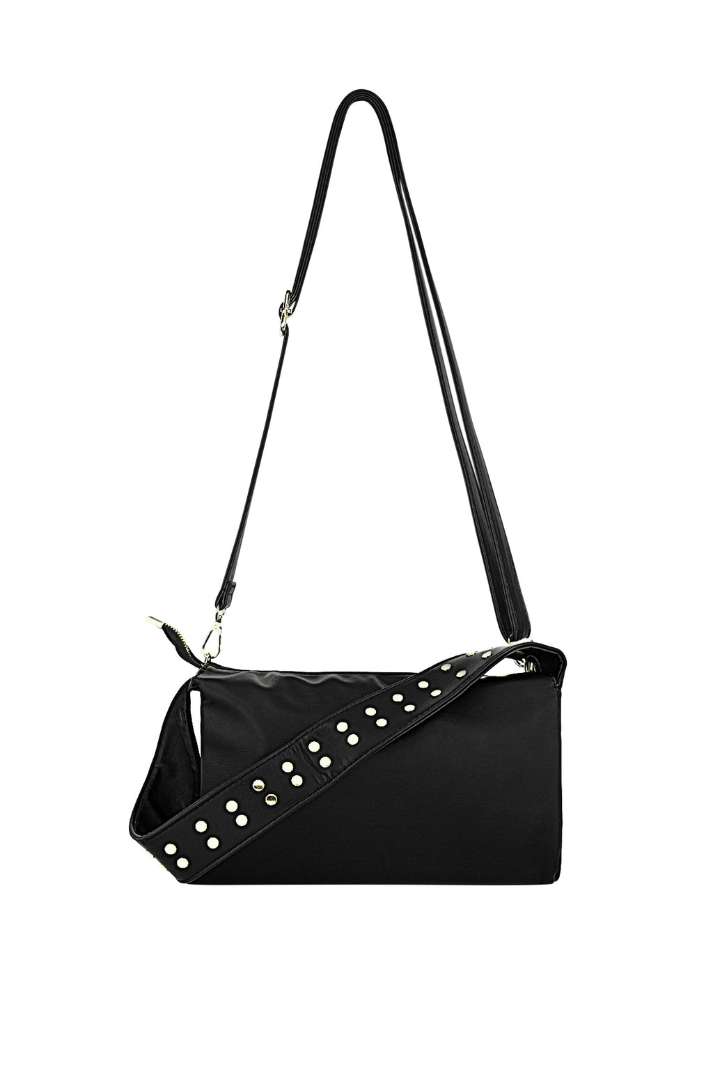 Bag babe on the move