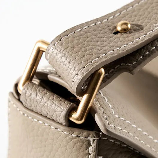Sac à Main en Cuir Véritable – Design Géométrique MYNELIA