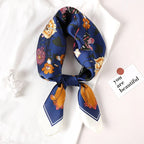 Foulard Femme 70x70cm – Motif Carreaux Chic MYNELIA
