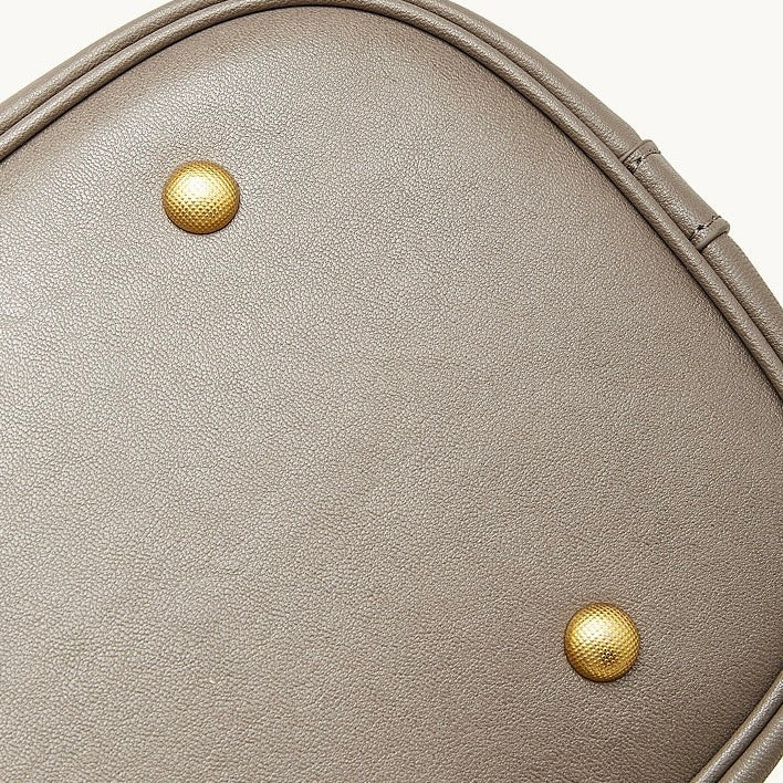 Sac à main tote en cuir véritable avec rivets -Grande Capacité, Style Vintage MYNELIA