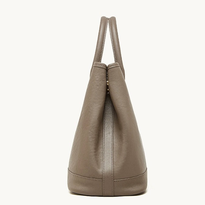 Sac à main tote en cuir véritable avec rivets -Grande Capacité, Style Vintage MYNELIA