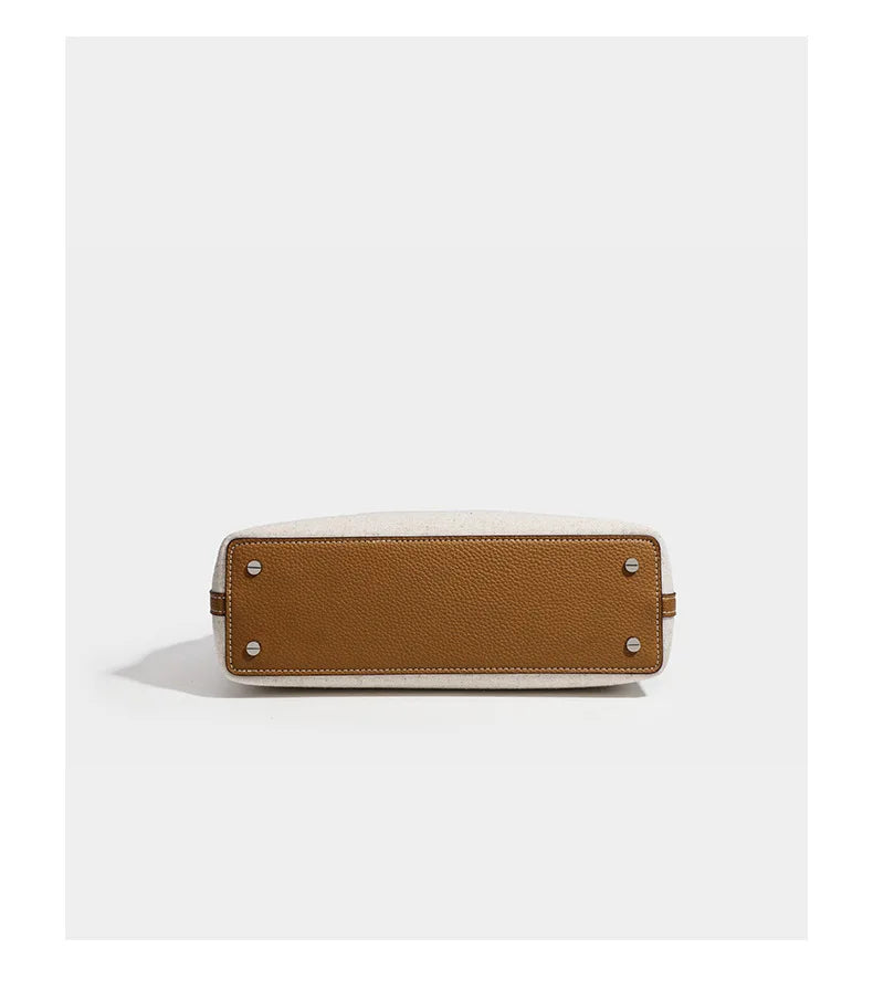 Sac à main Minimaliste-Cuir verni — Le Quotidien Épuré MYNELIA