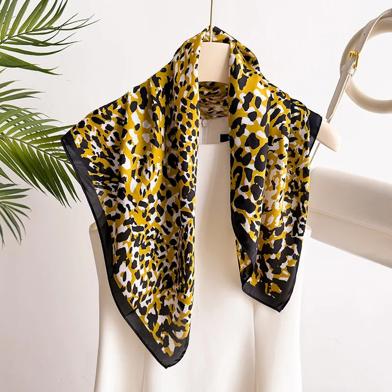 Foulard Carré Imprimé Floral 70×70 cm – Léger & Multicolore, Femme MYNELIA