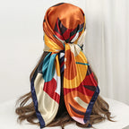 Foulard carré femme en polyester satiné – Motif floral 90 × 90 cm