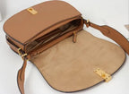 Design Damenmode lässige schlichte Umhängetasche Damen Leder Kupferschnalle Umhängetasche Echtes Leder Satteltasche weiblich