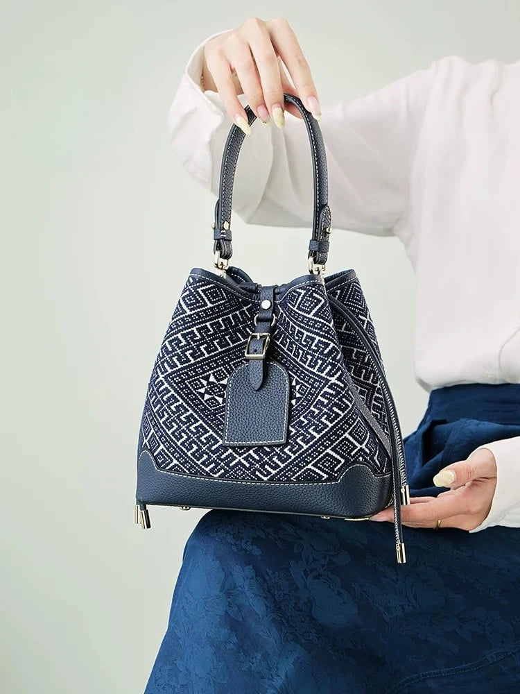Sac à main seau en cuir artisanal – Imprimé Style Chinois, Port Épaule & Bandoulière MYNELIA