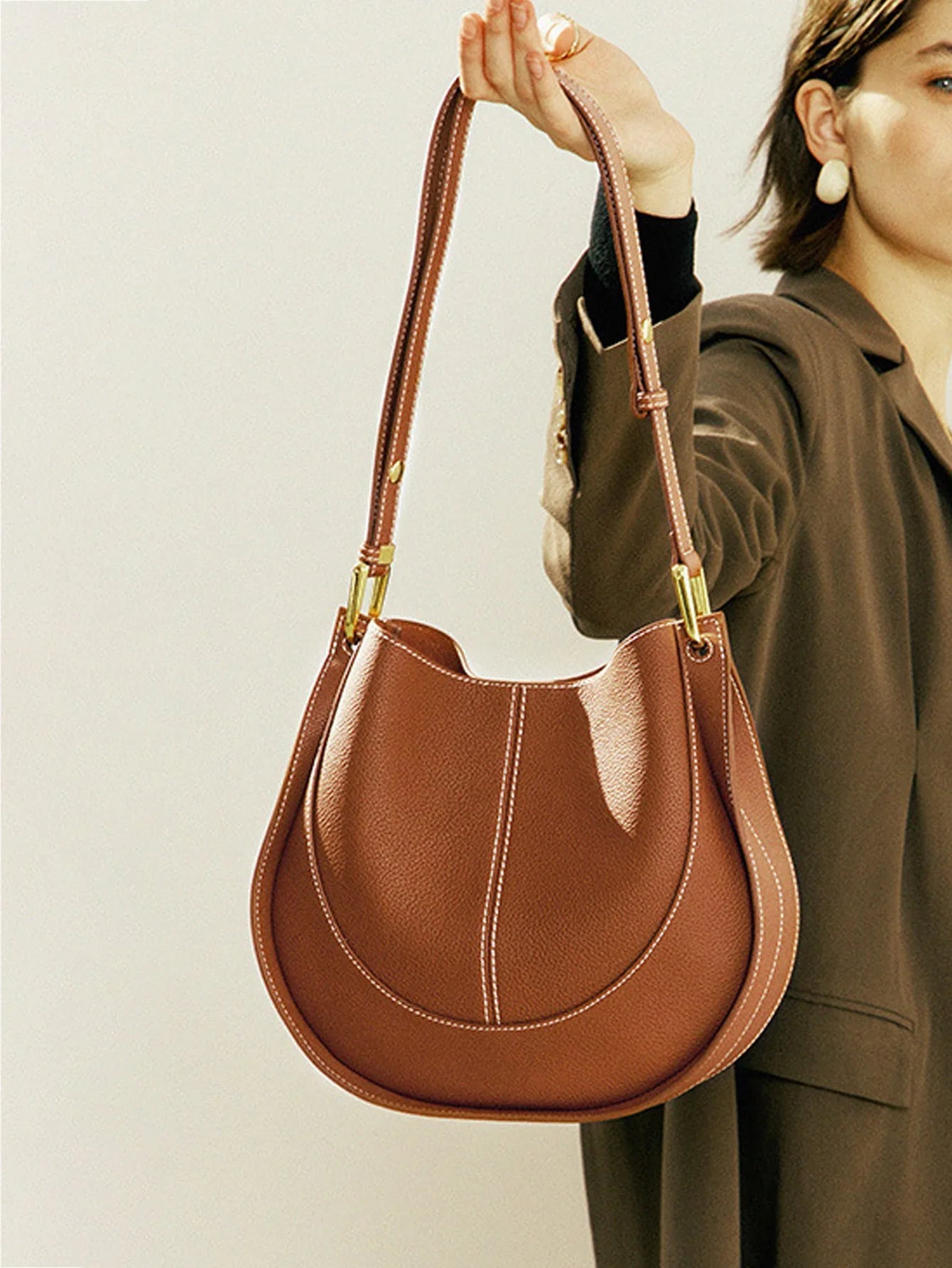 Fashion Women's Large Capacity Designer Shoulder Bag Niche Light Luxury Women's New Design Trendy Saddle Bag MYNELIA