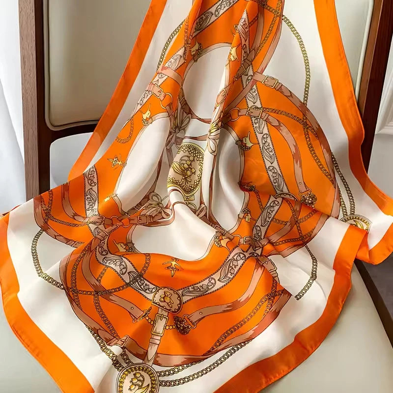 Foulard carré satiné en polyester – Orange ornemental ou vert cachemire