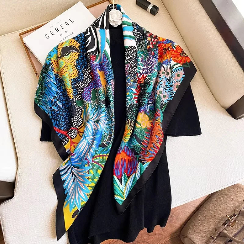 Foulard carré femme en polyester satiné effet soie – Imprimé animalier 90 × 90 cm