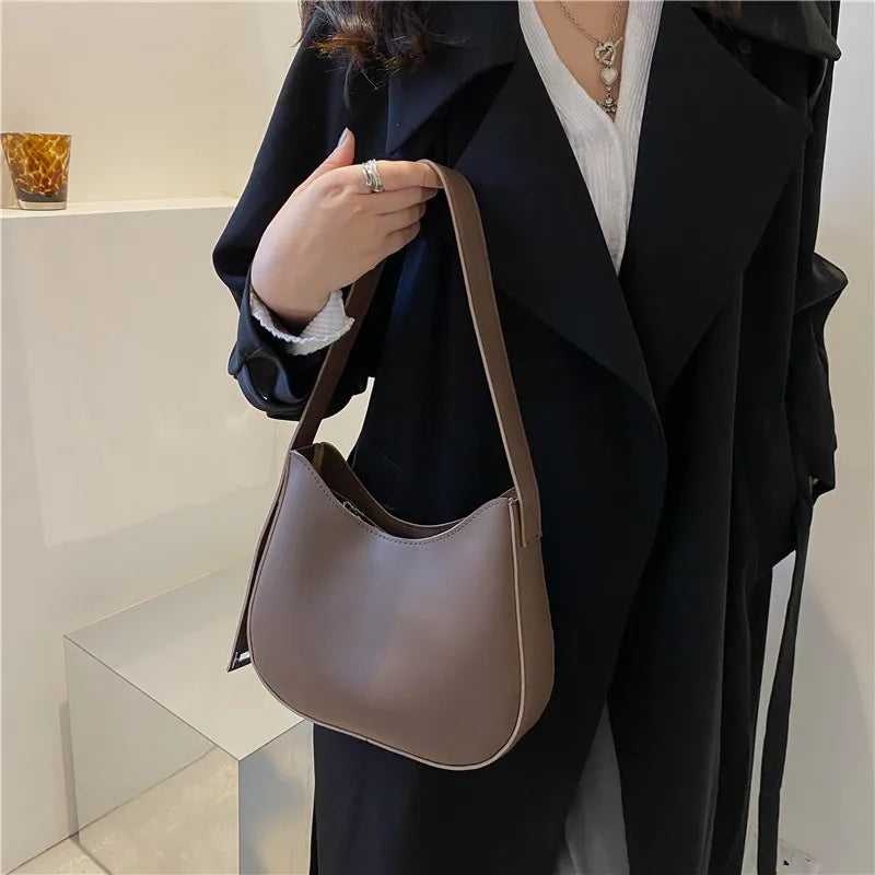 Sac à main Hobo cuir souple — La Désinvolture Élégante MYNELIA