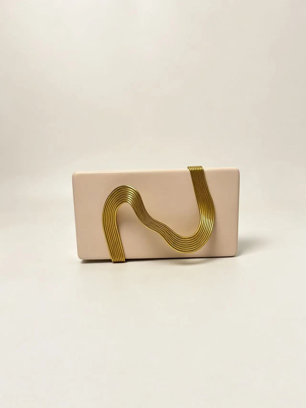 Pochette de soirée femme en simili cuir avec décor métallique