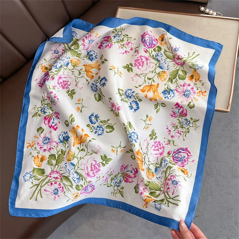 Foulard Carré Imprimé Floral 70×70 cm – Léger & Multicolore, Femme MYNELIA