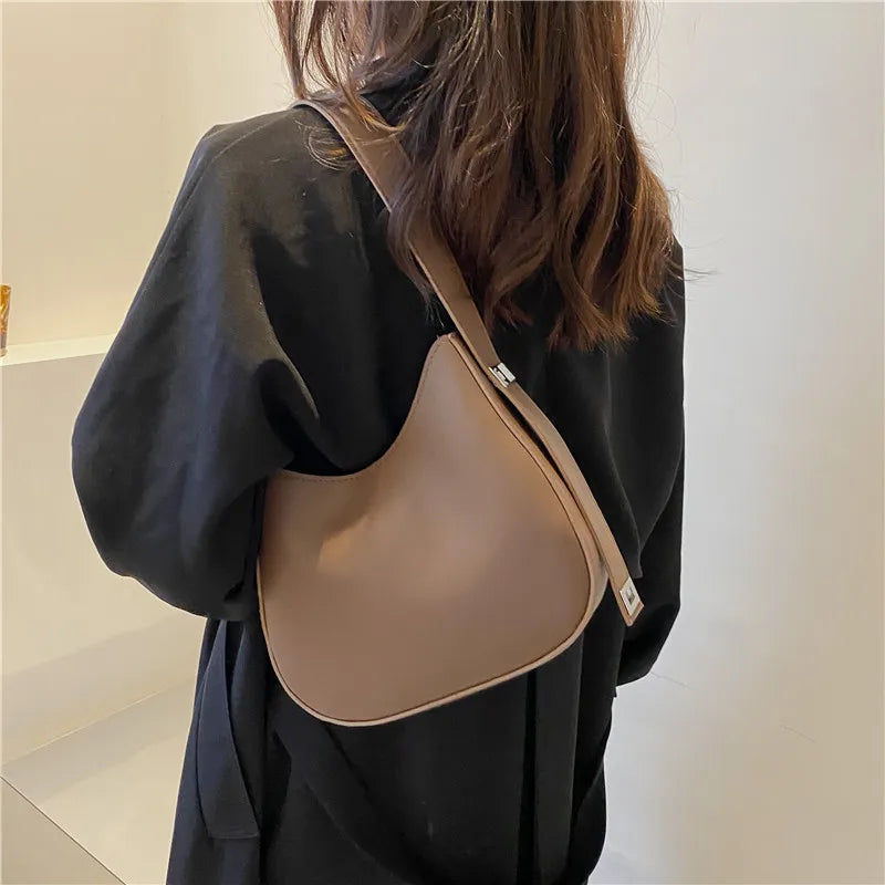Sac à main Hobo cuir souple — La Désinvolture Élégante MYNELIA