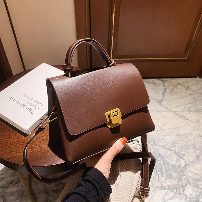 Sac à main vintage–Bandoulière fermoir doré style rétro chic MYNELIA