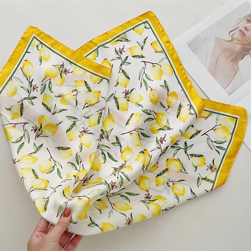 Foulard Carré Imprimé Floral 70×70 cm – Léger & Multicolore, Femme MYNELIA