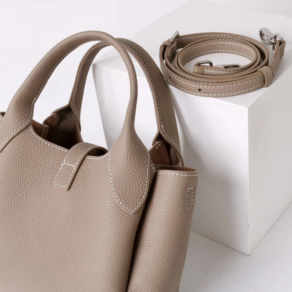 2026 Neue hochwertige Damen-Eimertasche aus Rindsleder, kleine Schulter-Umhängetasche, elegante Pendlerhandtasche für Damen, Grau