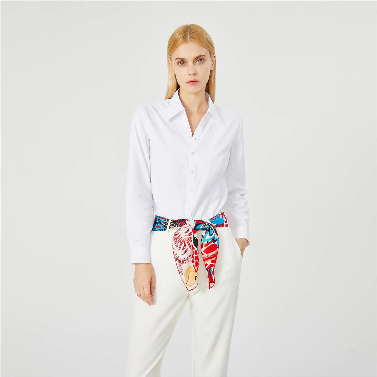 Foulard carré femme en soie imprimée – 90 × 90 cm