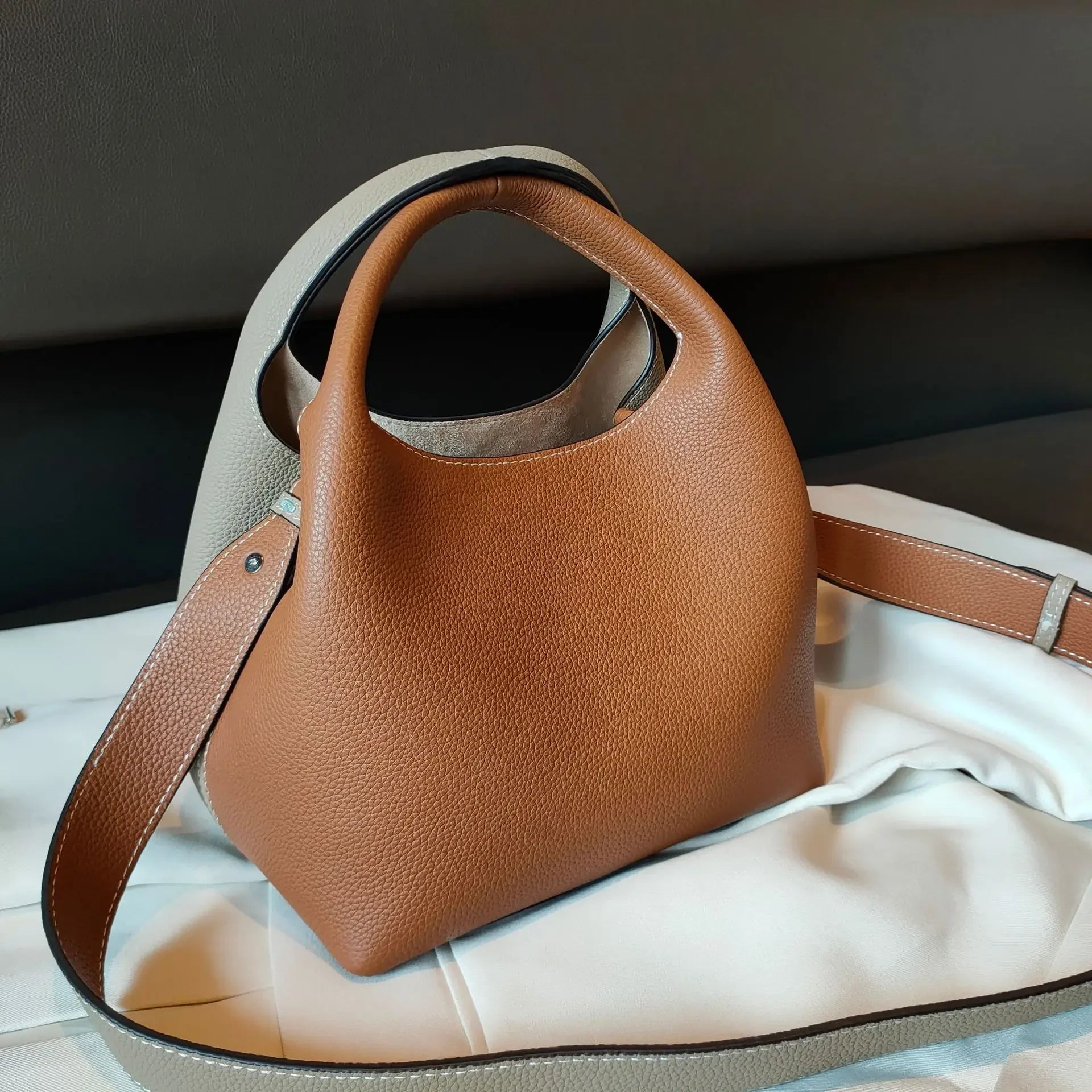 Sac Seau en Cuir de Vachette Naturel – Cabas Chic Femme MYNELIA