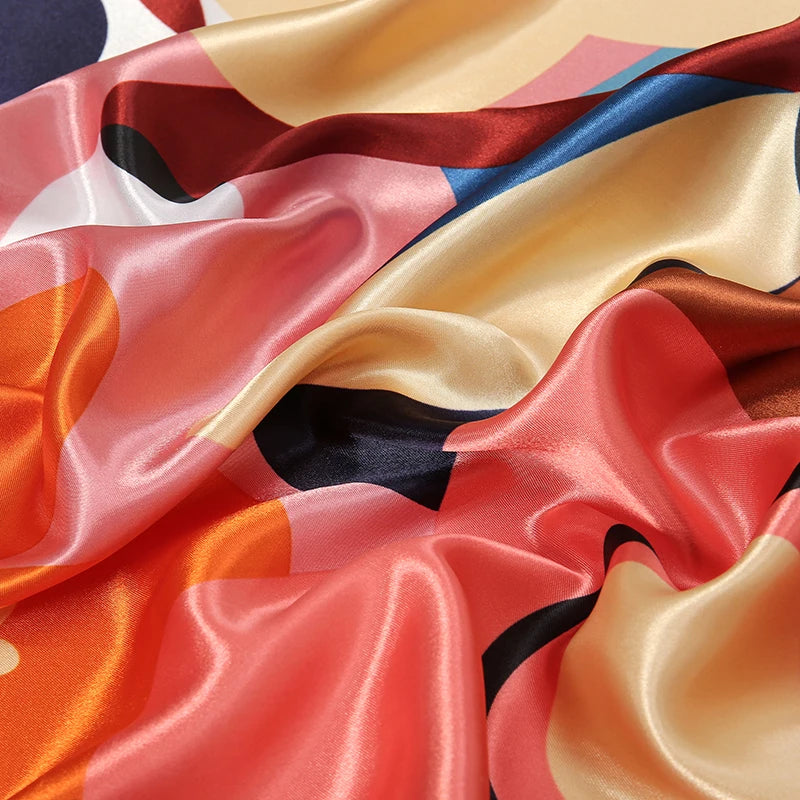 Foulard carré femme en polyester satiné – Motif floral 90 × 90 cm