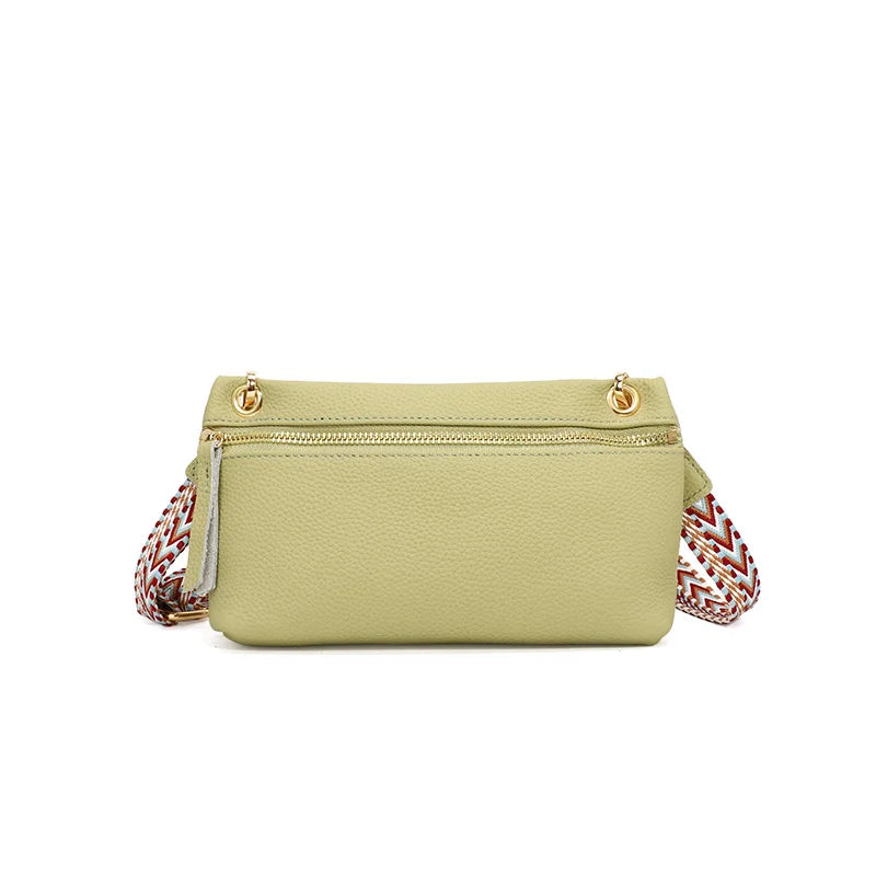 Tasche aus Leder mit Nieten & Pailletten – Trendige Clutch