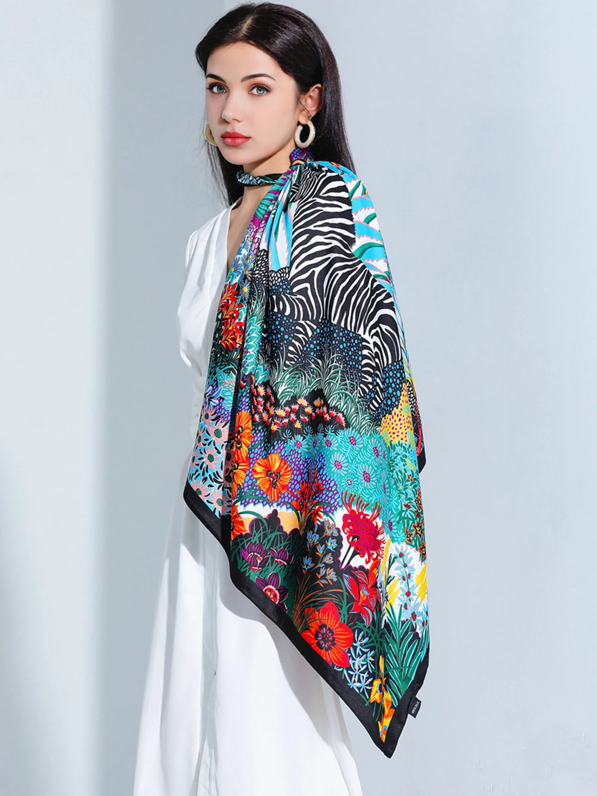 Foulard carré femme en polyester satiné – 90 × 90 cm