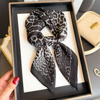 Foulard Carré Imprimé Léopard Effet Soie – Léger & Polyvalent