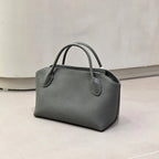 Handtasche aus genarbtem Echtleder – Minimalistische Eleganz