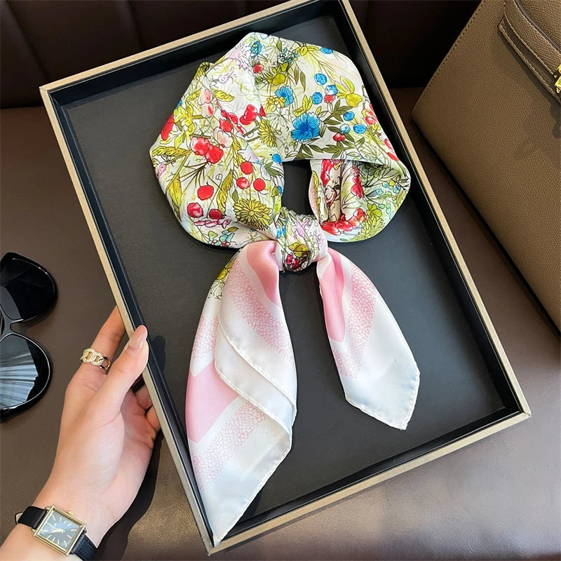 Foulard Carré Imprimé Floral 70×70 cm – Léger & Multicolore, Femme MYNELIA