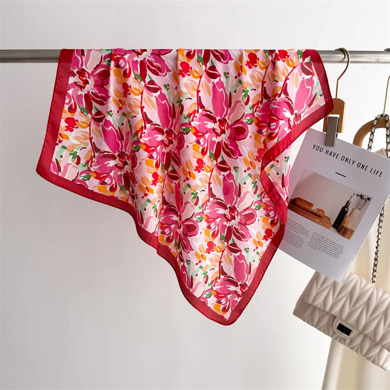 Foulard Carré Imprimé Floral 70×70 cm – Léger & Multicolore, Femme MYNELIA