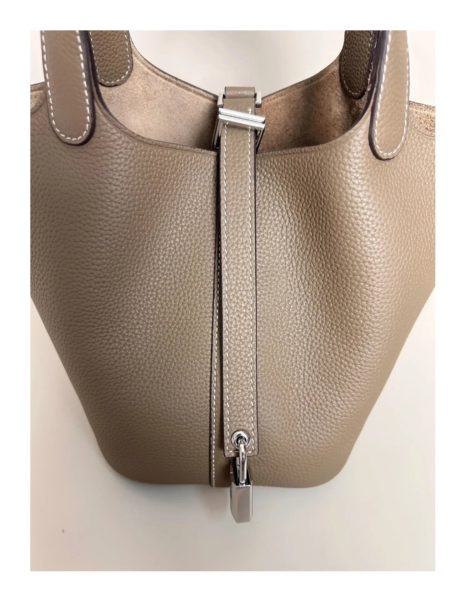 Sac Seau en Cuir Togo – Panier Souple Femme, 22 cm MYNELIA