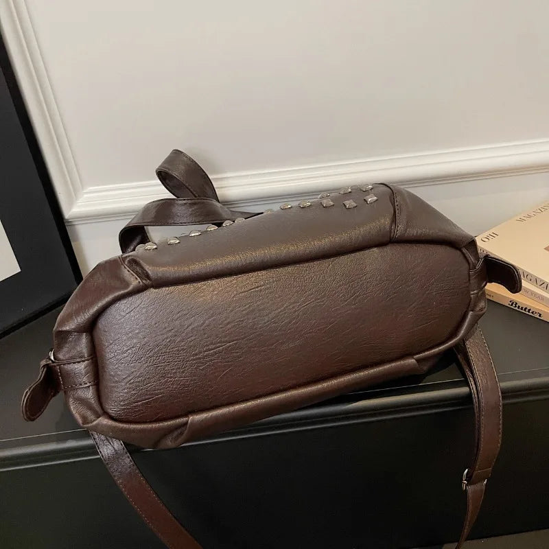 Niet Punk Handtaschen mit großem Fassungsvermögen Hochwertige Robuste Weiche Leder Casual Tragetasche Schulter Umhängetaschen Täglich Pendeln Reisen