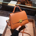 Sac à main vintage–Bandoulière fermoir doré style rétro chic MYNELIA