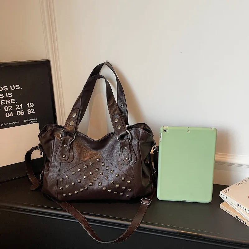 Niet Punk Handtaschen mit großem Fassungsvermögen Hochwertige Robuste Weiche Leder Casual Tragetasche Schulter Umhängetaschen Täglich Pendeln Reisen