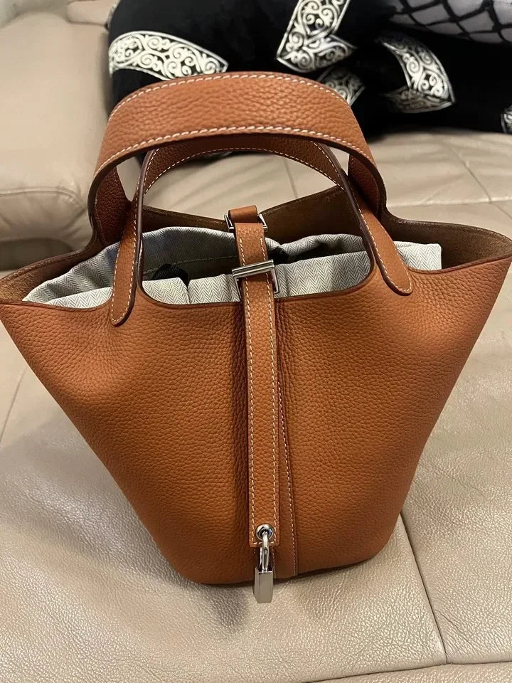 Sac Seau en Cuir Togo – Panier Souple Femme, 22 cm MYNELIA