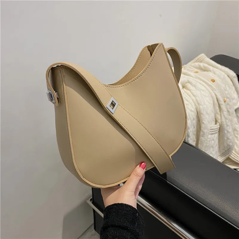 Sac à main Hobo cuir souple — La Désinvolture Élégante MYNELIA