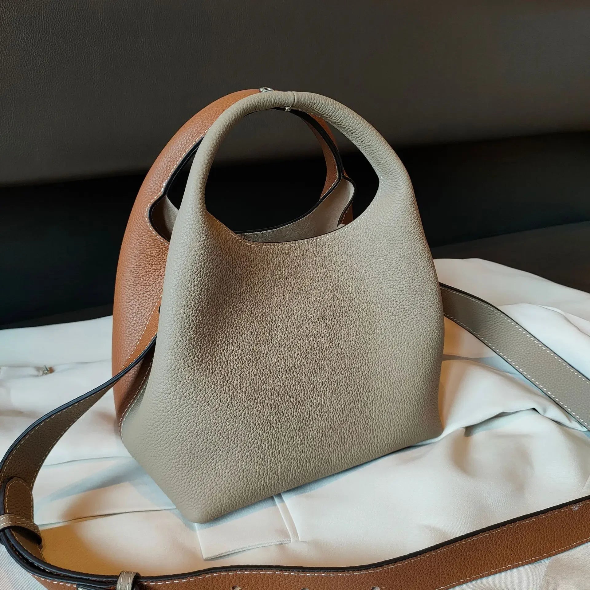 Sac Seau en Cuir de Vachette Naturel – Cabas Chic Femme MYNELIA