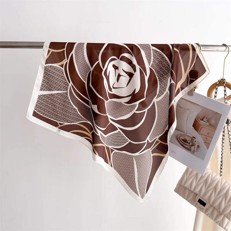Foulard Carré Imprimé Floral 70×70 cm – Léger & Multicolore, Femme MYNELIA