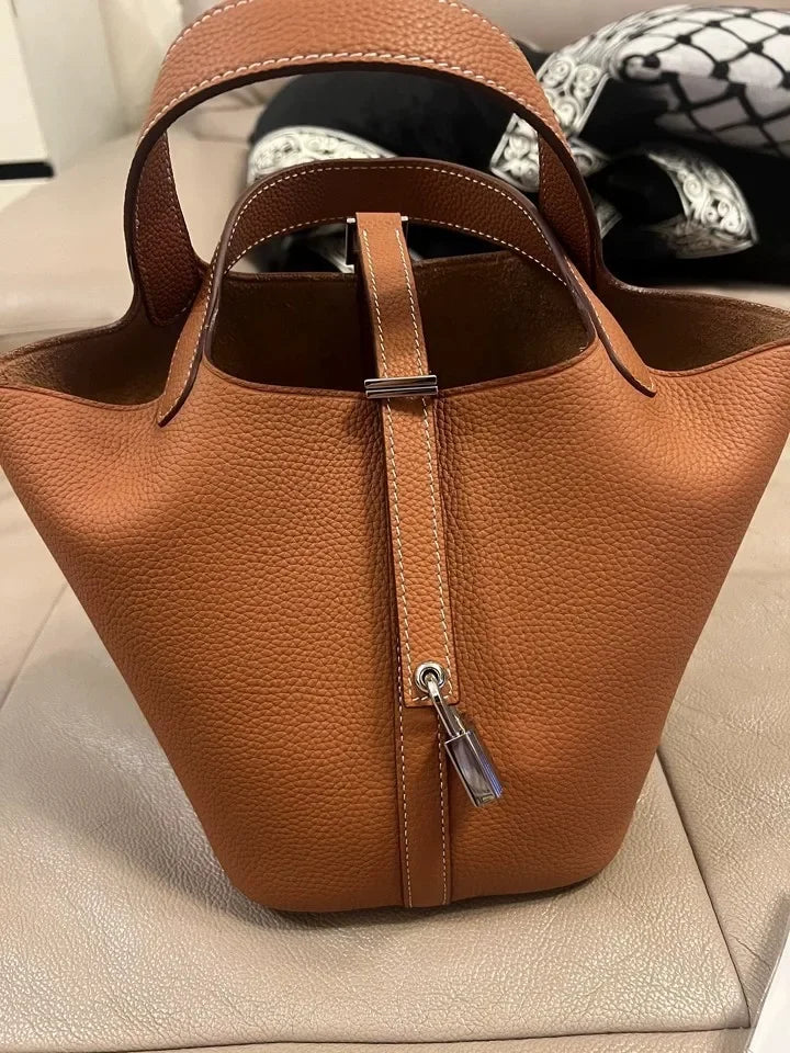 Sac Seau en Cuir Togo – Panier Souple Femme, 22 cm MYNELIA