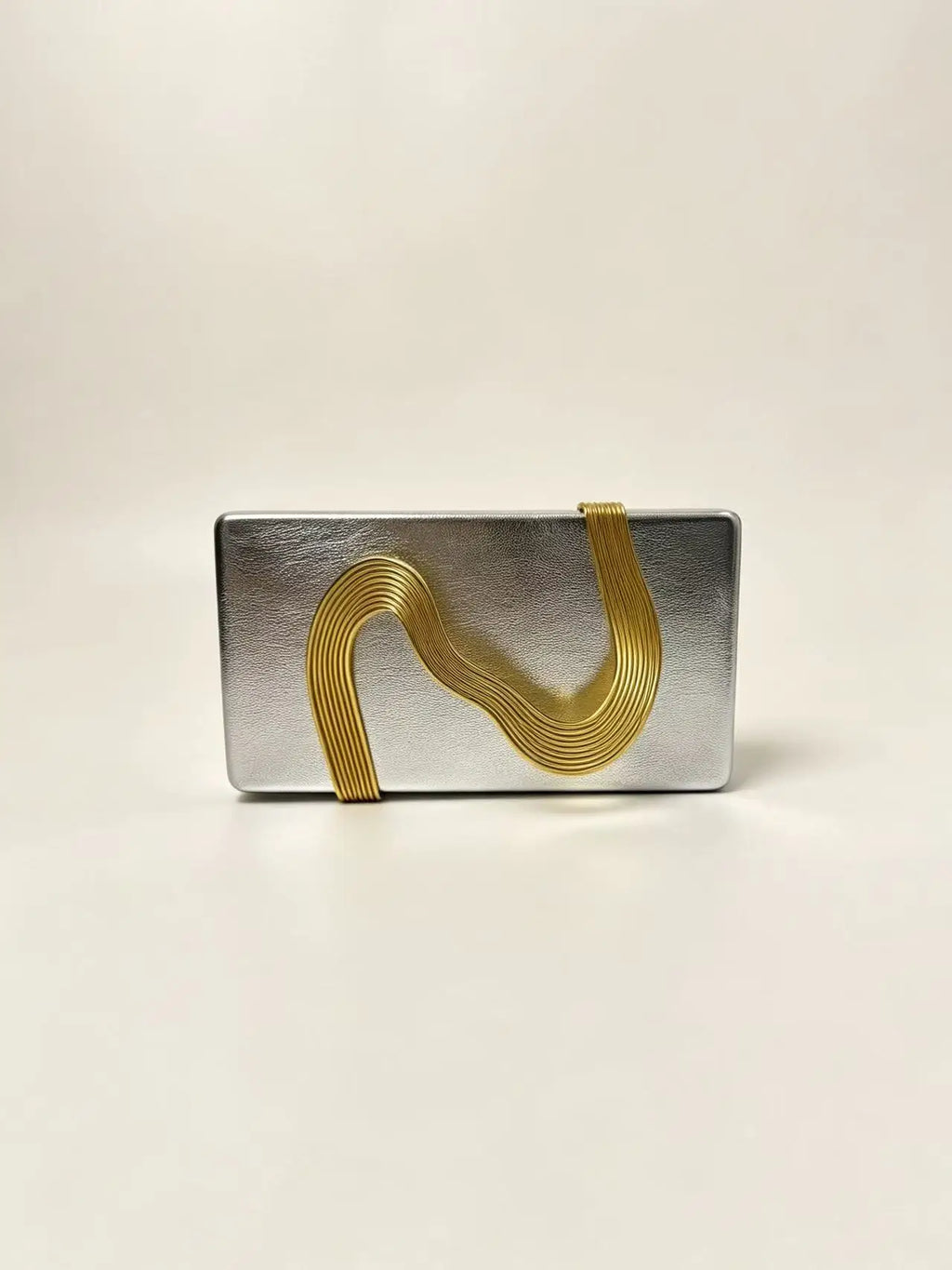 Pochette de soirée femme en simili cuir avec décor métallique