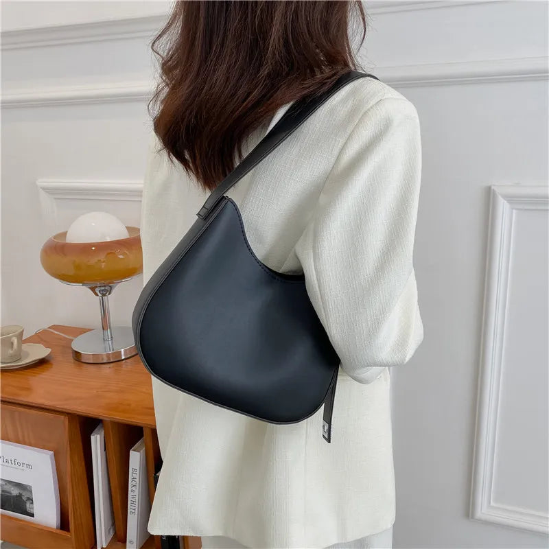 Sac à main Hobo cuir souple — La Désinvolture Élégante MYNELIA