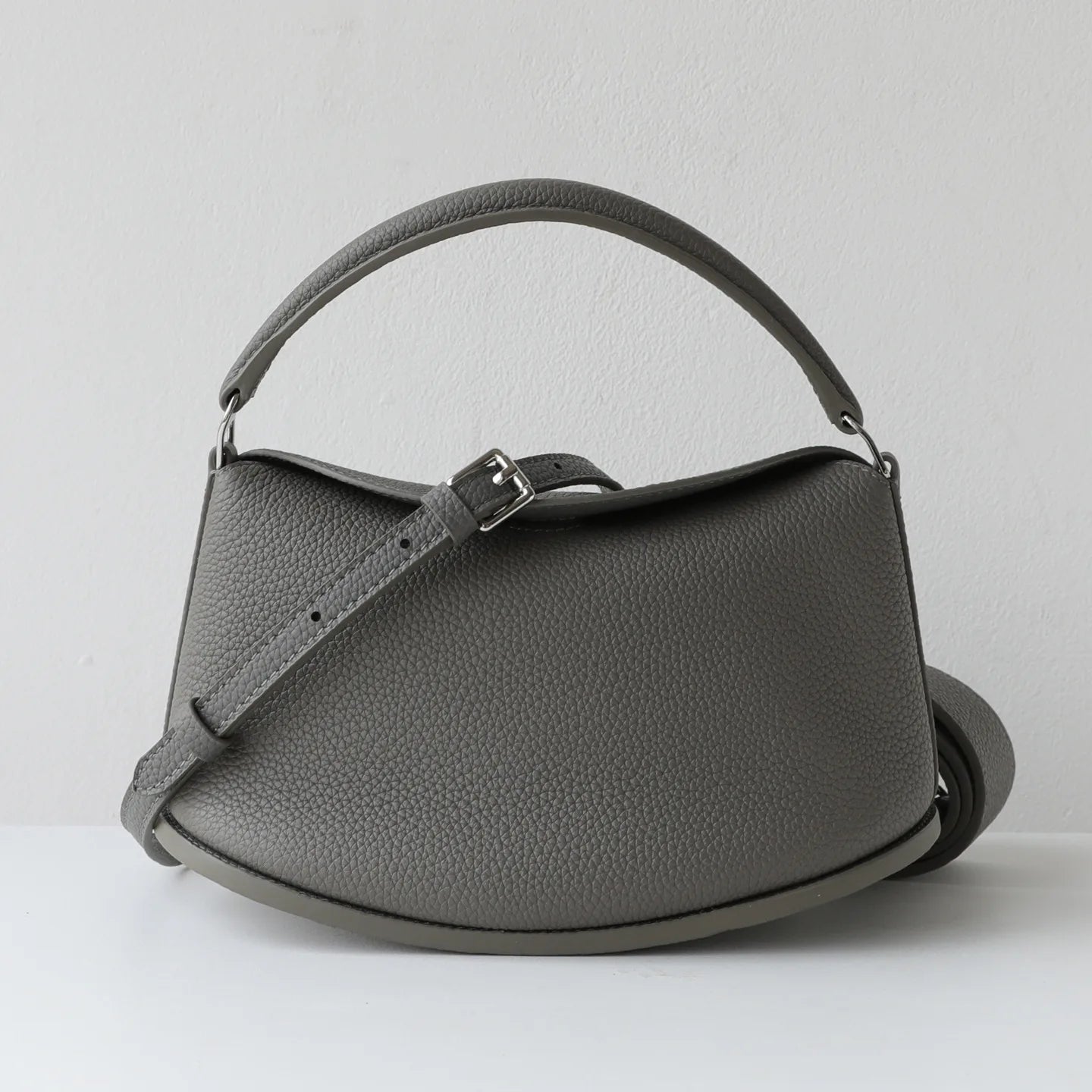 Sac à main Hobo en Cuir Pleine Fleur–Style Minimaliste & Chic MYNELIA