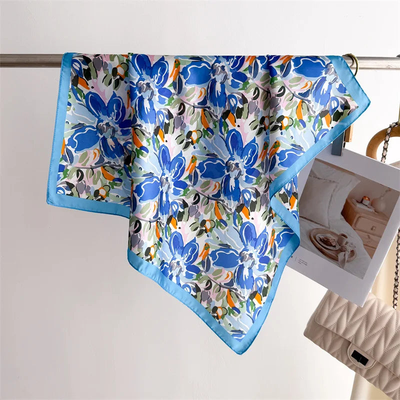 Foulard Carré Imprimé Floral 70×70 cm – Léger & Multicolore, Femme MYNELIA