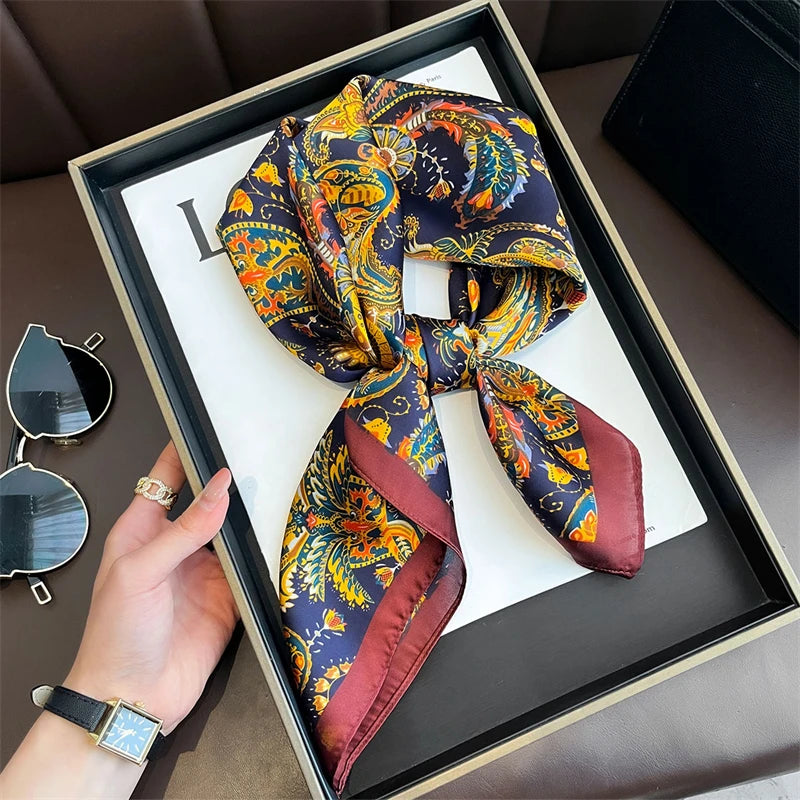 Foulard Carré Imprimé Floral 70×70 cm – Léger & Multicolore, Femme MYNELIA
