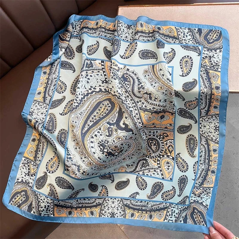 Foulard Carré Imprimé Floral 70×70 cm – Léger & Multicolore, Femme MYNELIA