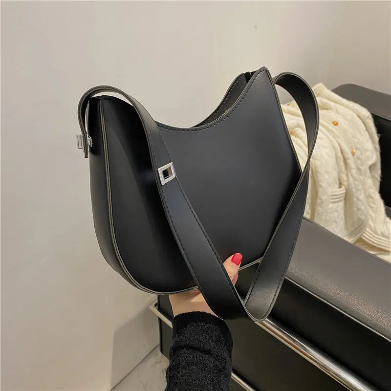 Sac à main Hobo cuir souple — La Désinvolture Élégante MYNELIA