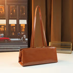 Sac à main rectangulaire & Serrure Métallique – Élégance minimaliste