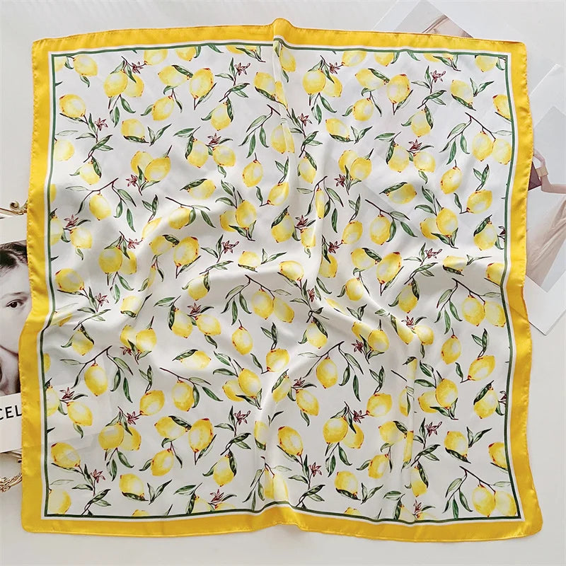 Foulard Carré Imprimé Floral 70×70 cm – Léger & Multicolore, Femme MYNELIA