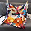 Foulard carré femme en polyester satiné – Motif floral 70 × 70 cm